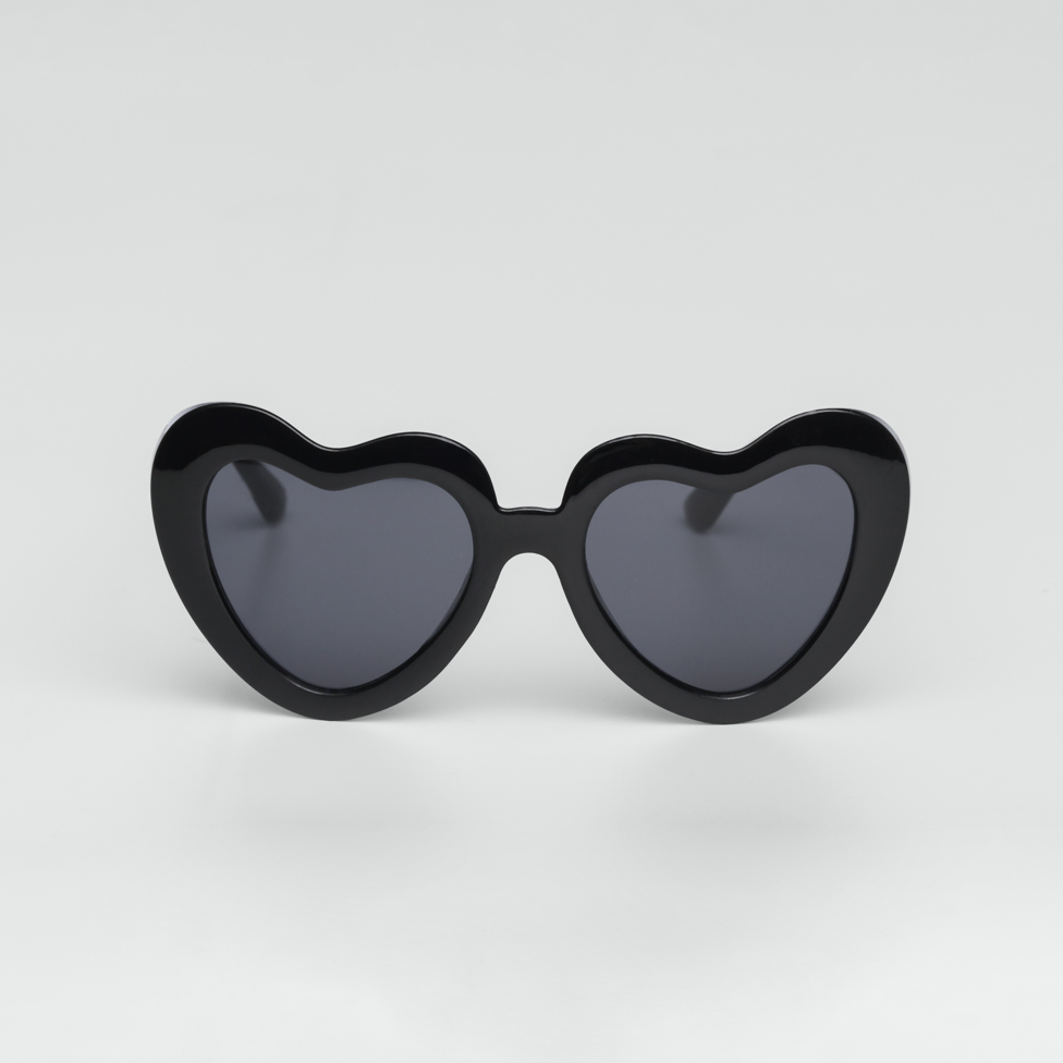 Óculos de Sol Infantojuvenil Hello Kitty Love Preto Sanrio