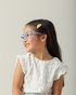 Criança usando Óculos Infantil Hello Kitty Cotton Azul vista de perfil