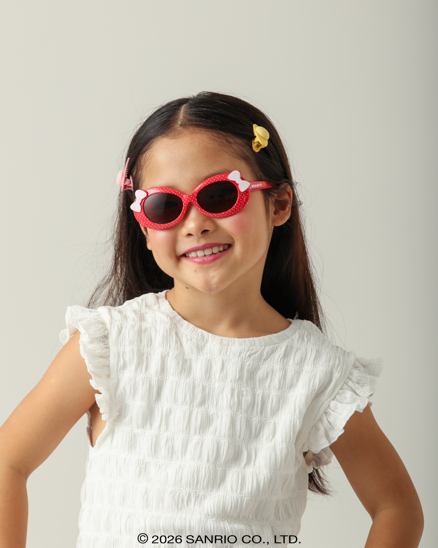 Criança usando Óculos de Sol Infantil Hello Kitty Bubble Vermelho Sanrio
