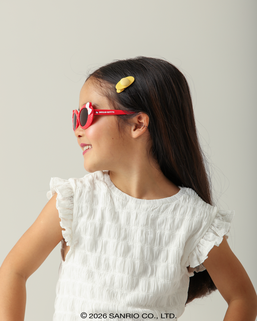 Criança usando Óculos de Sol Infantil Hello Kitty Bubble Vermelho Sanrio Perfil