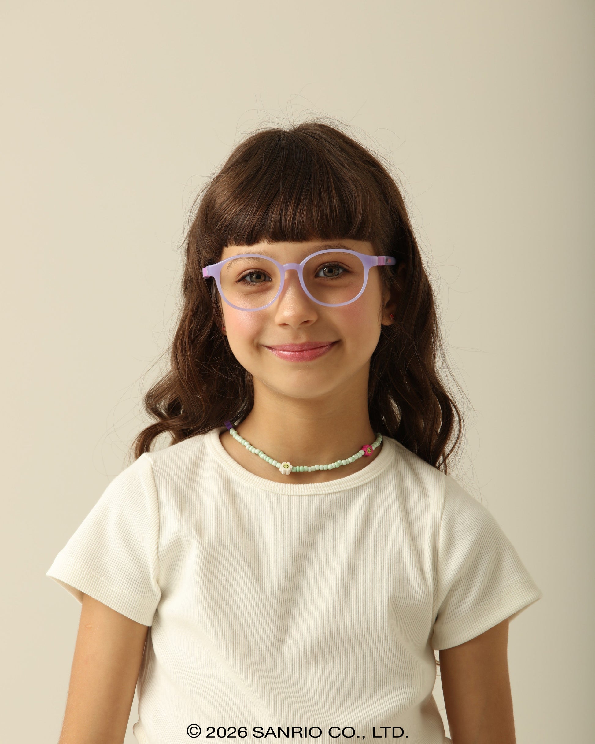 Criança pequena usando Óculos Infantil Kuromi Cotton Roxo