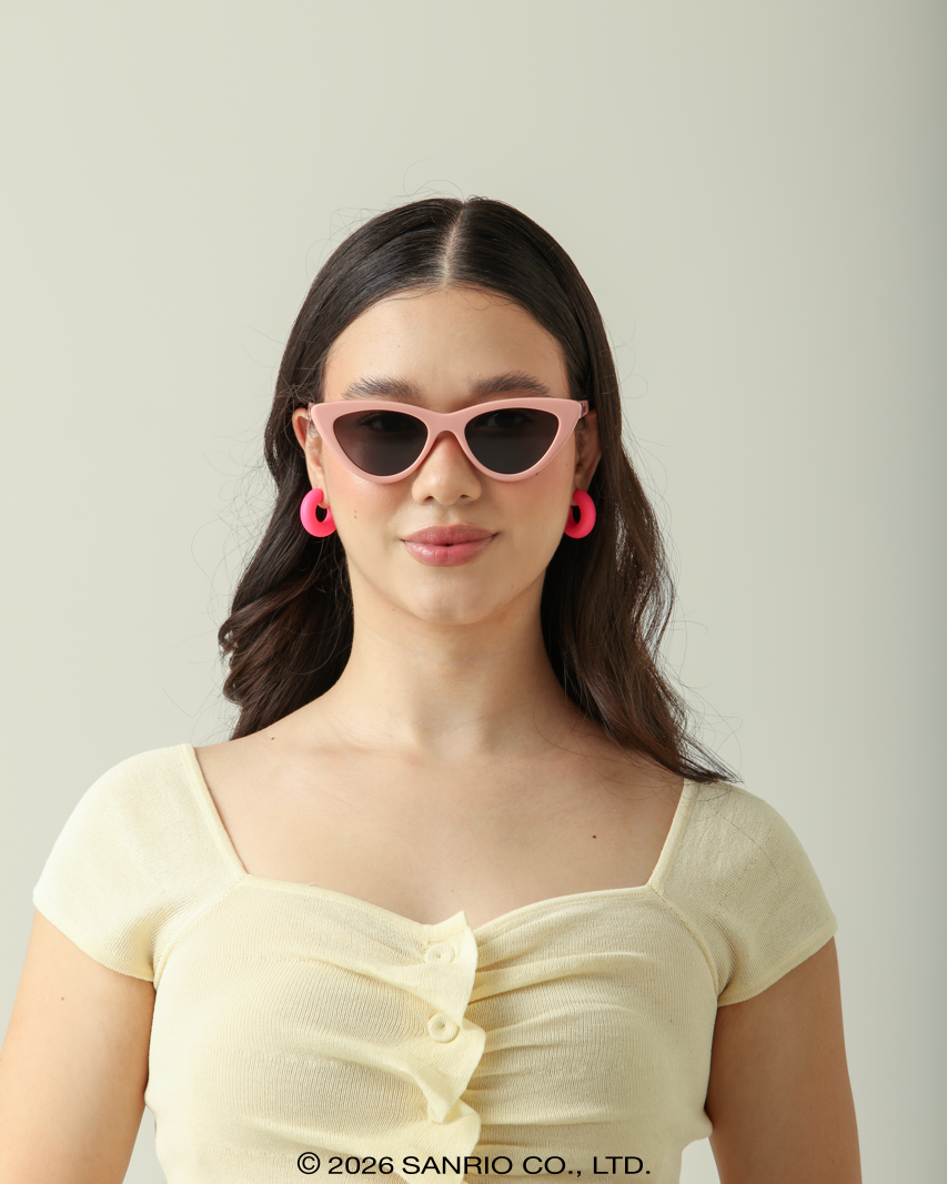 Jovem com Óculos Hello Kitty Cat Rosa Sanrio