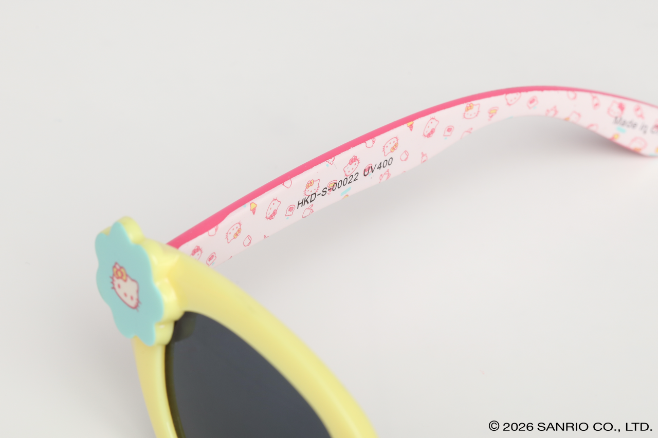 Detalhe na armação Hello Kitty Star Amarelo Sanrio infantil